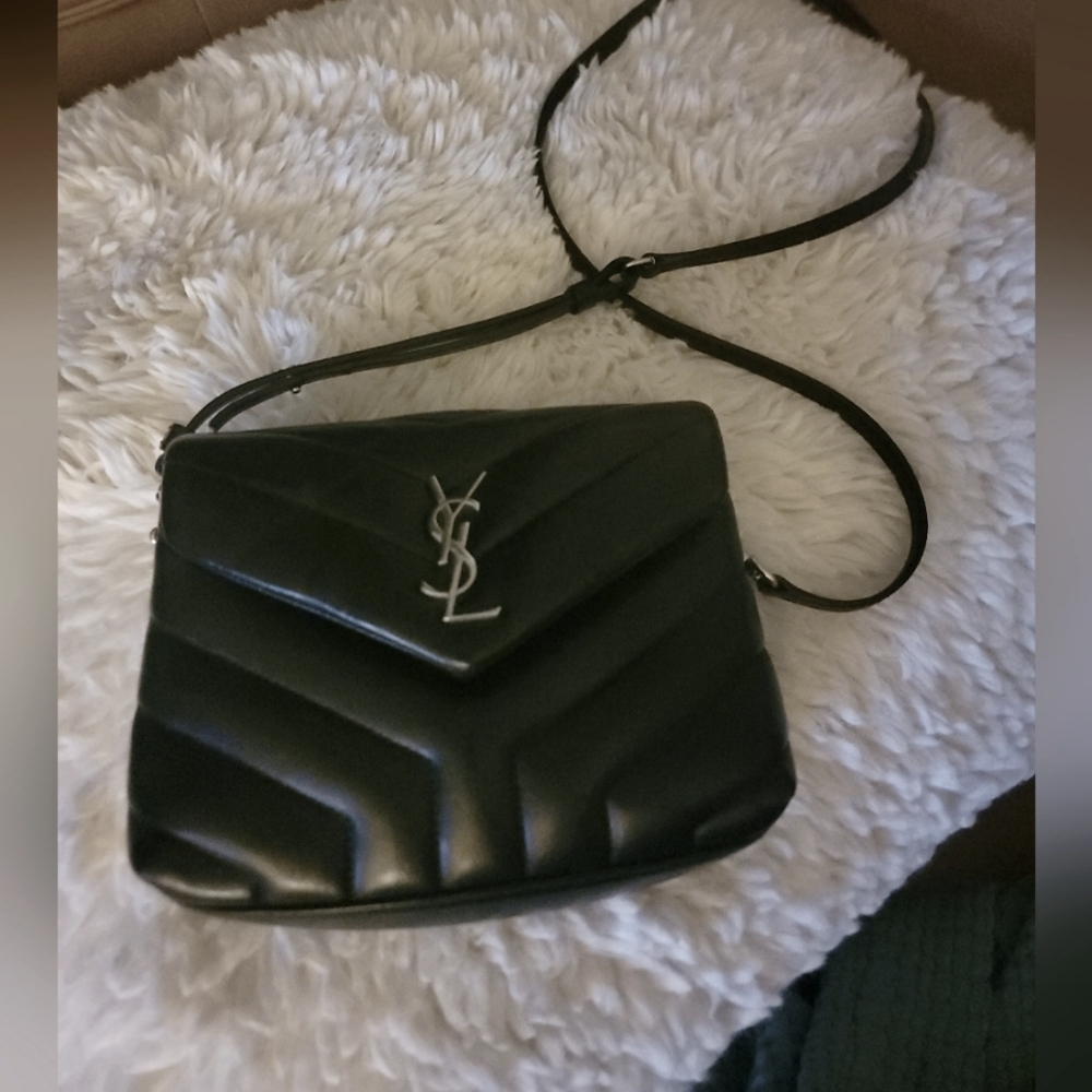 Yves Saint Laurent LouLou Toy Crossbody Bag. Matelasse.